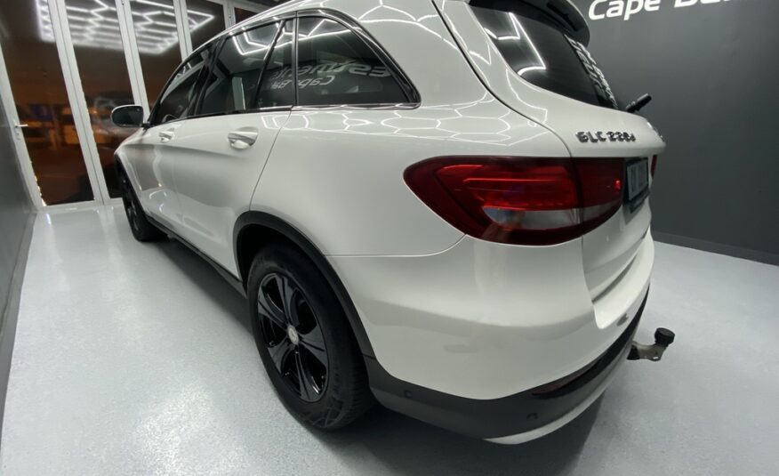 2017 MERCEDES-BENZ GLC 220d
