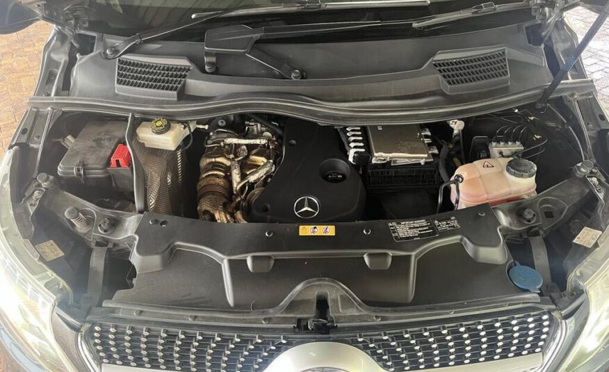 2022 MERCEDES-BENZ V300d AVANTGARDE
