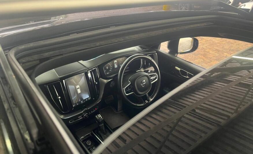 2019 VOLVO XC60 T6 R-DESIGN GEARTRONIC AWD