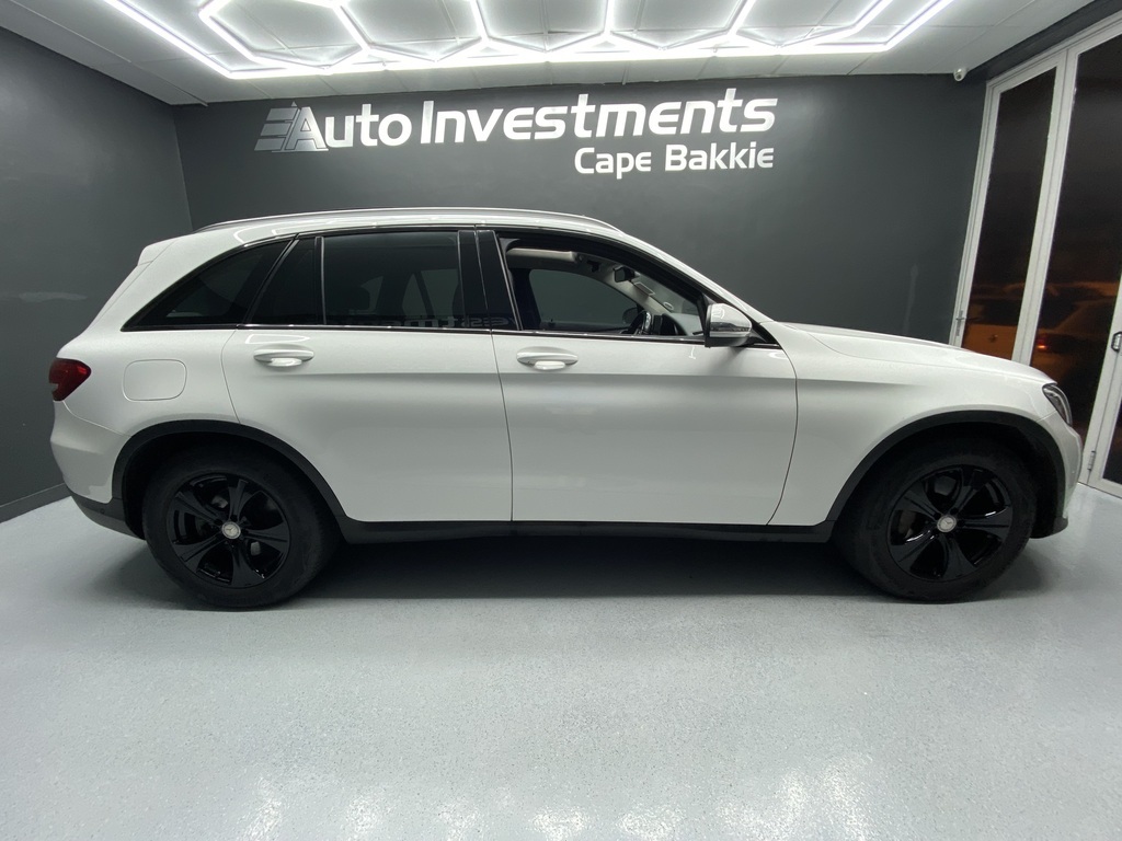 2017 MERCEDES-BENZ GLC 220d